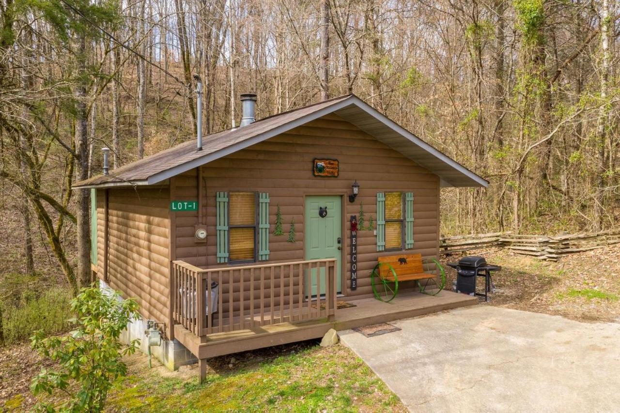 Bear Mountain Hollow-Free Dollywood Ticket- Cozy Cabin With A Hot Tub, Arcade & Deck Close To Town Pigeon Forge Exterior photo